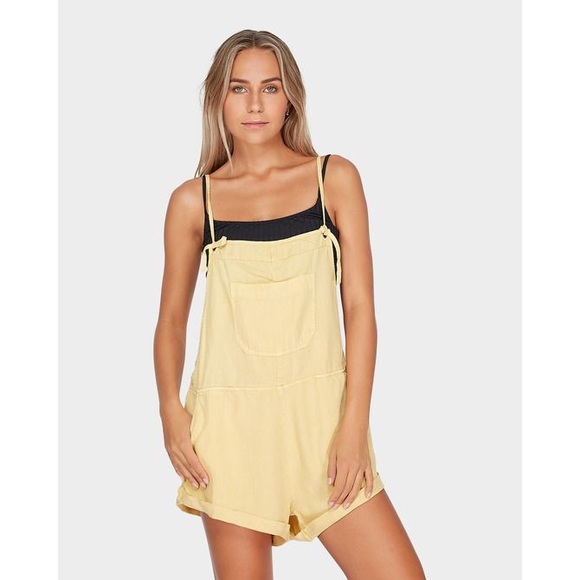 Billabong Short Overall • Romper - Picture 4 of 5